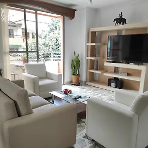 hermoso-apartamentoa-27-min-del-poblado-apartment.colombiamedellinhotels.com/